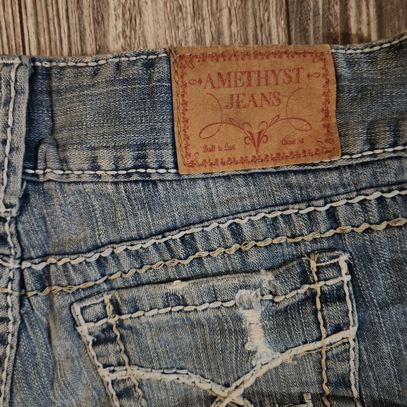 SHORTS - Picture 4 of 4